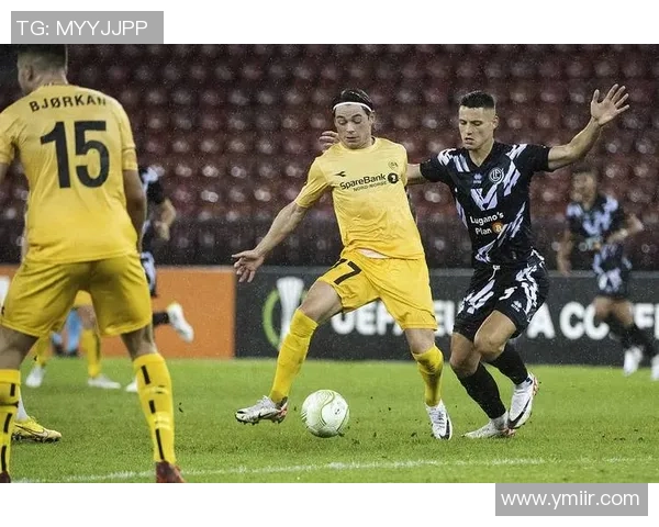 足球明星激战绿茵场瞬间定格精彩瞬间展现运动魅力与团队精神 足球明星激战绿茵场瞬间定格精彩瞬间展现运动魅力与团队精神